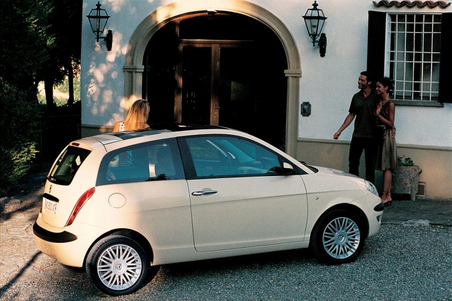  Lancia Ypsilon 2003 года  (фото 31 из 114)
